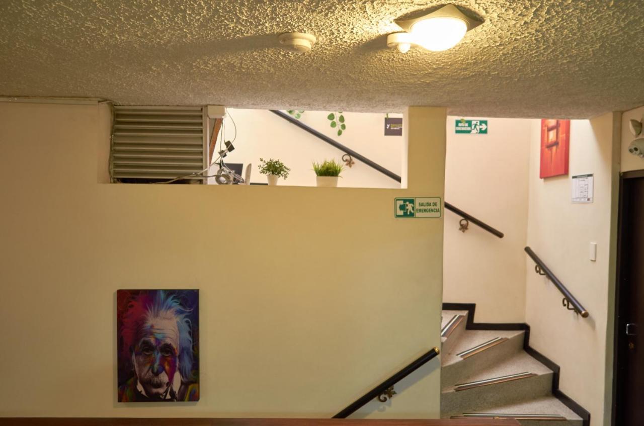 Hotel Alojate In Bogota Bagian luar foto