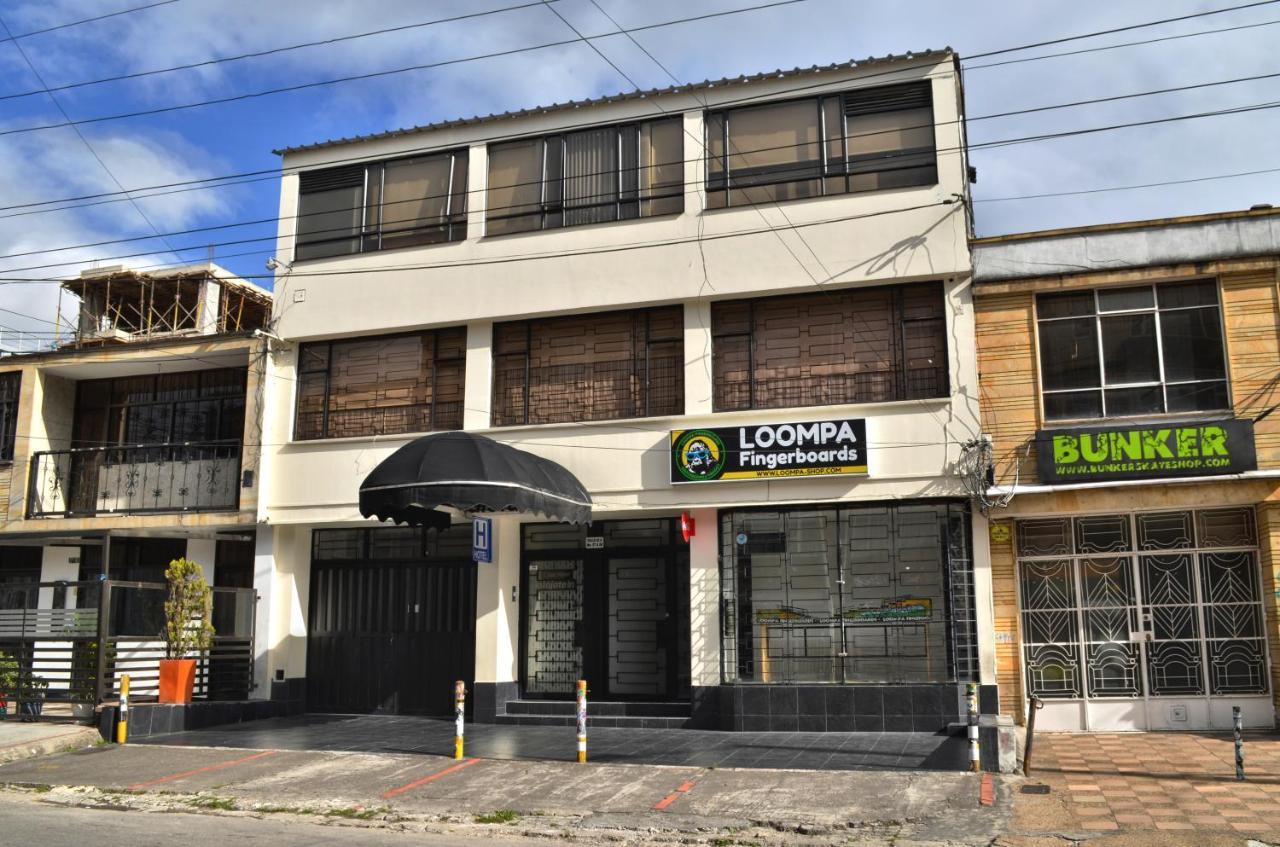 Hotel Alojate In Bogota Bagian luar foto