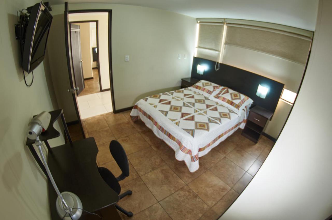 Hotel Alojate In Bogota Bagian luar foto